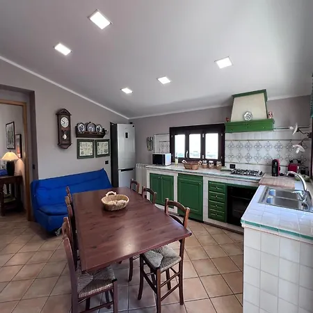 Spacious In With Swimming Pool *